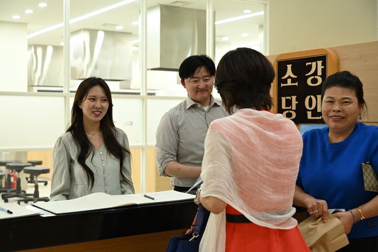 북콘서트 현장 사진 1